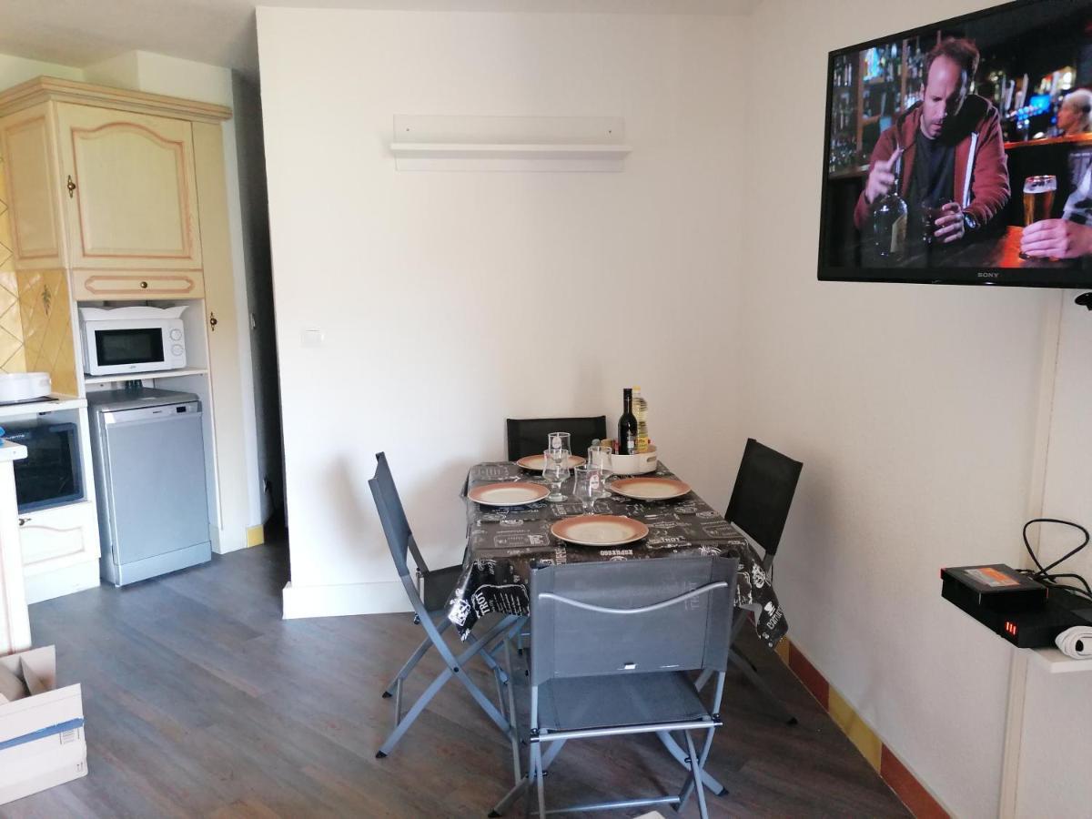 Appartement Au Lagon Bleu A Frejus, Garage, Tennis & Piscine 1200 M2 Exterior photo