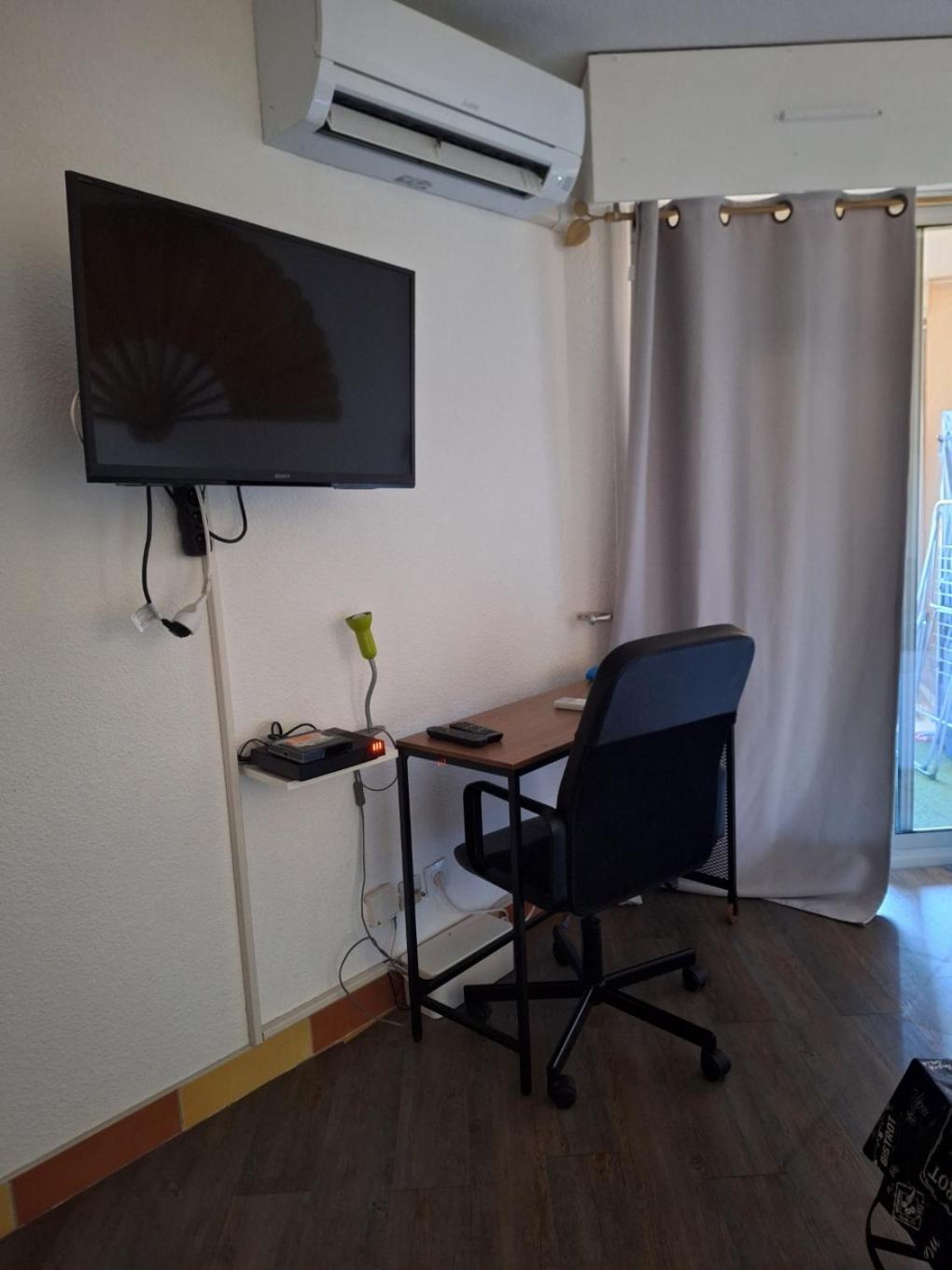 Appartement Au Lagon Bleu A Frejus, Garage, Tennis & Piscine 1200 M2 Exterior photo